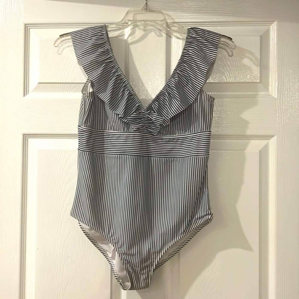 Aava onepiece Bathing-suit‎ - Picture 4 of 10